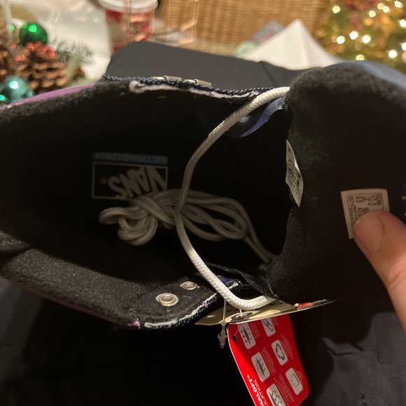 Vans - Picture 4 of 5